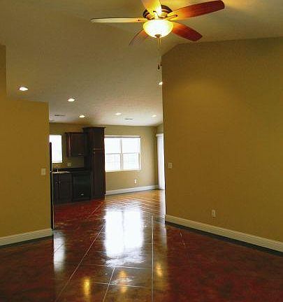 3rd image of 119 Anthony Dr APT B