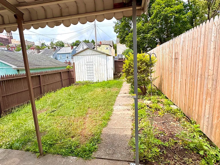 1616 Leolyn St — Photo 18
