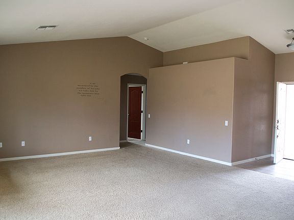 4th image of 411 E Dartmouth Dr