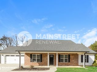 1111 Folkstone Ridge Ln, Winston Salem, NC 27127