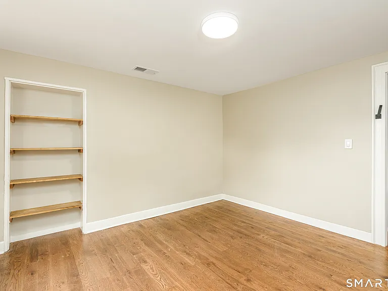 560 Manchester Rd — Photo 25