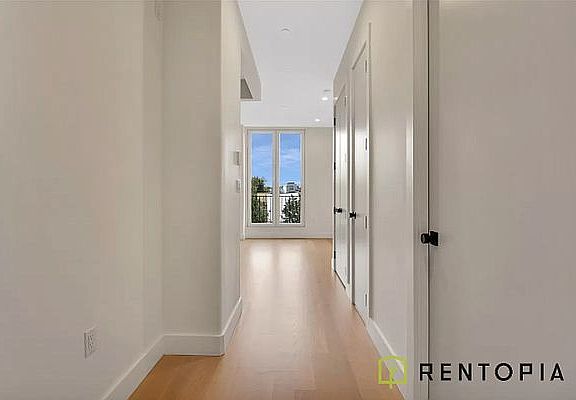 3rd image of 420 Tompkins Ave #4D