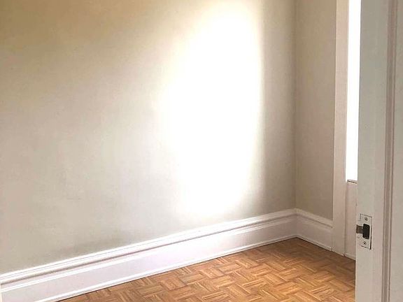 3rd image of 26 Prospect Park SW #2
