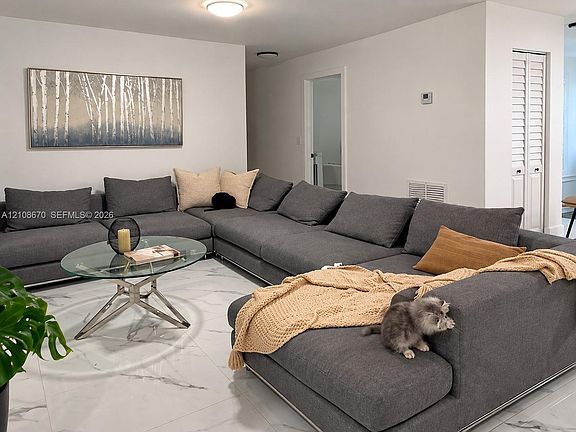 5th image of 3435 SW 91st Ave #1