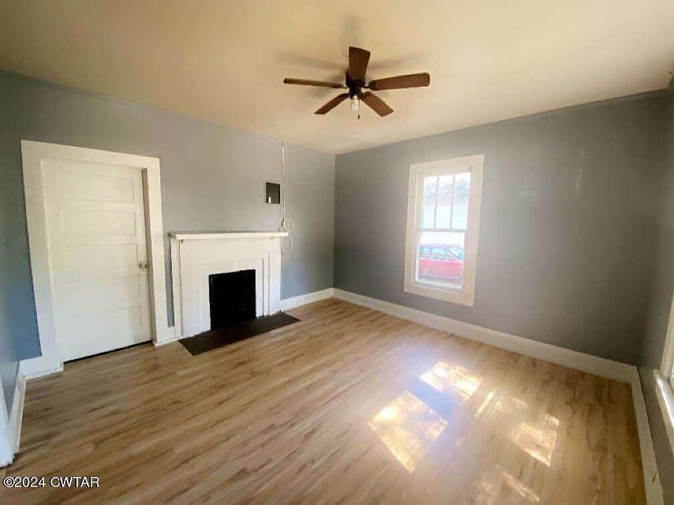 1st image of 1627 Elm St