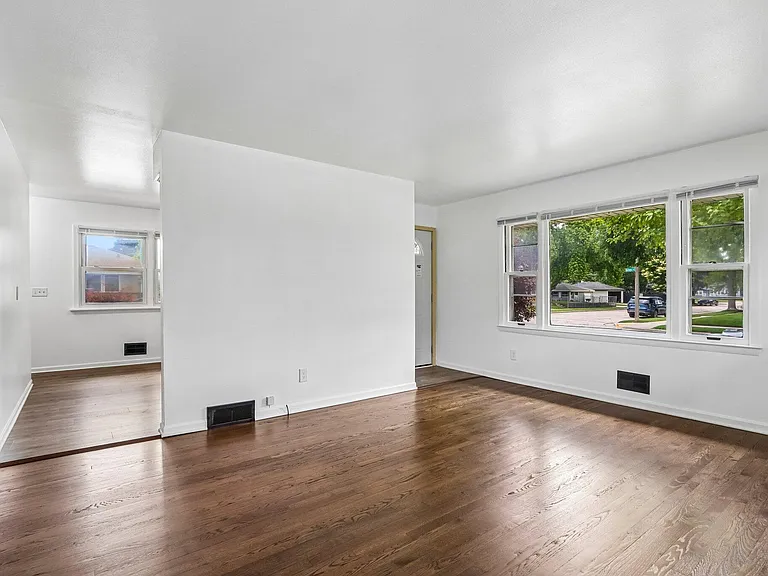 2223 Grove Ave — Photo 7