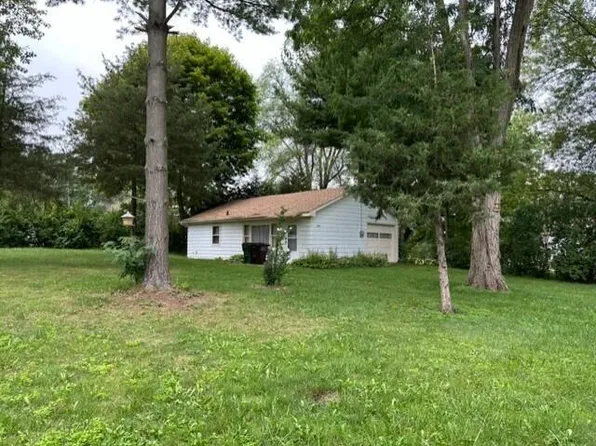 N1282 Maple ROAD, Genoa City, WI 53128