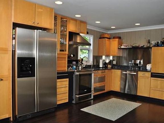 3rd image of 439 Seminole Ave