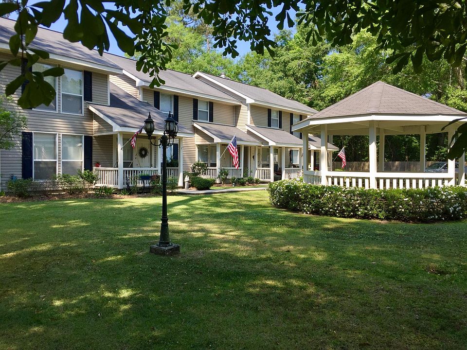 Courtyard area with gazebo