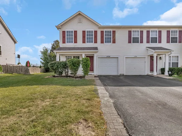 1224 Burns Ln, Minooka, IL 60447