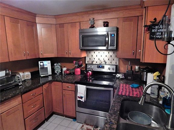 4th image of 4 Birchwood Dr