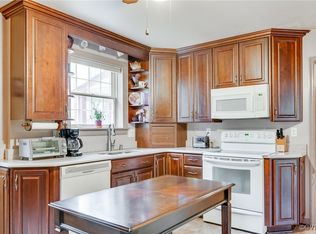 8611 Gem St, North Chesterfield, VA 23235