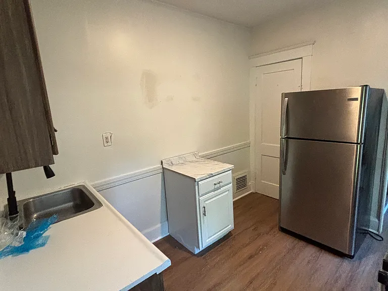 547 Considine Ave #2 — Photo 2