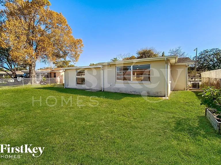 9231 Glen Moor Ln — Photo 15