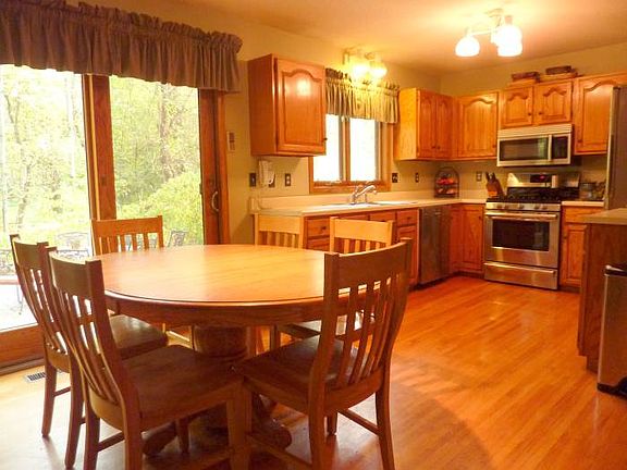 Eat in kitchen