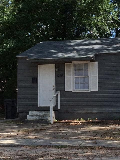 1st image of 1218 Holden Dr
