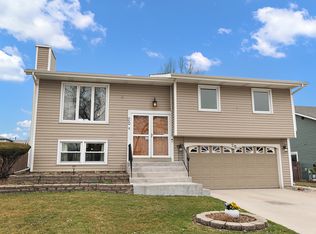 20 Abbeywood Dr, Romeoville, IL 60446