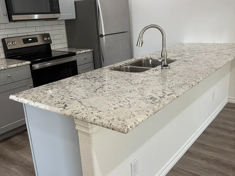 111 E Hamilton St — Photo 9