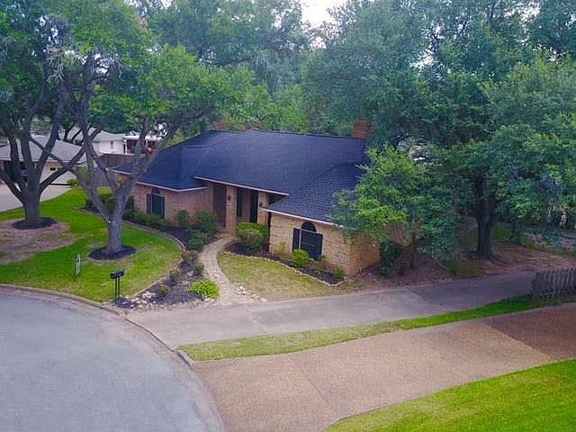 1st image of 208 Briar Cir
