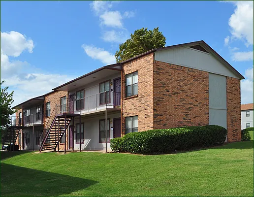 Meadow Ridge Apartments — Photo 2