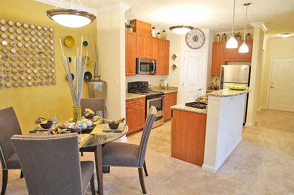 Clairmont at Hillandale — Photo 16