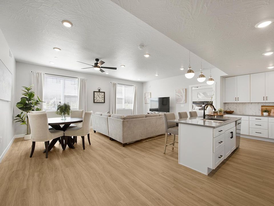 1st image of 206 N Chaparral Dr #100