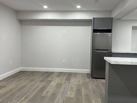4th image of 24 Hubbell Rd