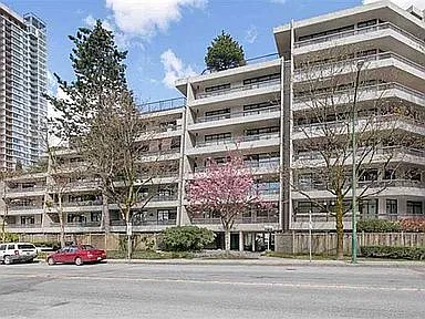 Patterson Ave, Burnaby — Photo 1