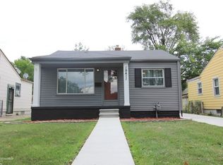 19411 Woodland St, Harper Woods, MI 48225