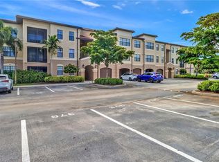 12936 Violino Ln APT 304, Naples, FL 34105