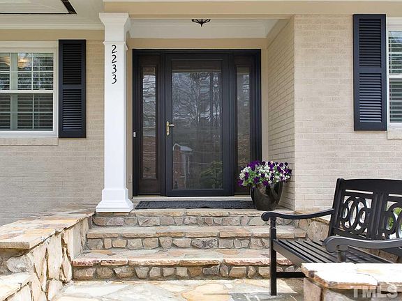 4th image of 2233 Whitley Dr