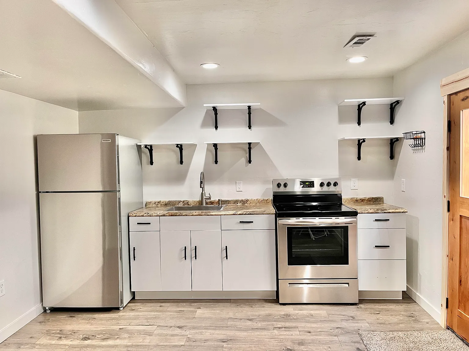 1 bed, $1,300 — Photo 1