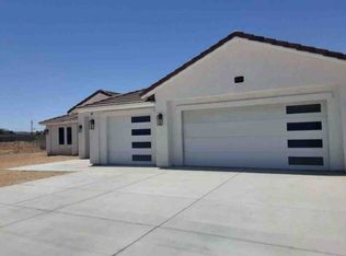 11476 2nd Ave, Hesperia, CA 92345