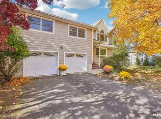 277 Spring Valley Rd, Park Ridge, NJ 07656