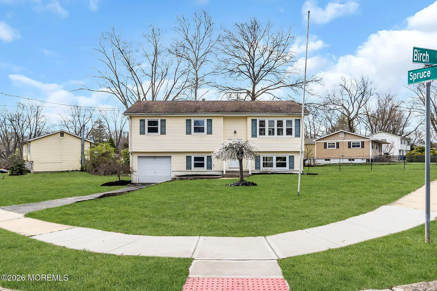 7 Spruce Terrace photo 1