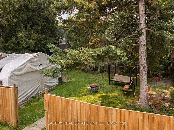 5th image of 674 Chestnut St