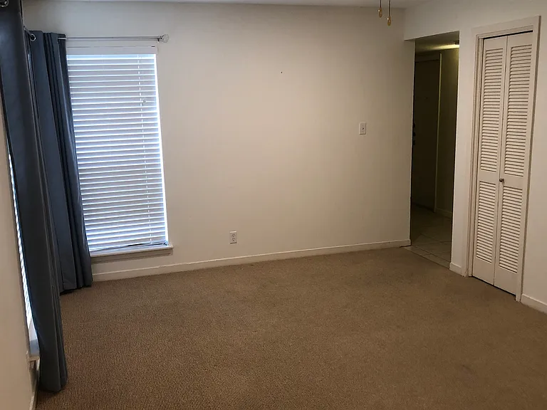 6806 Lexington Rd #B — Photo 6