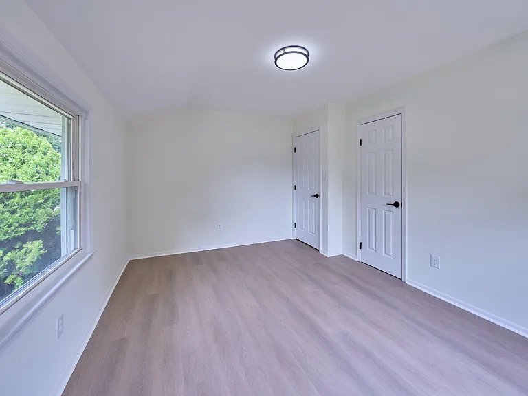 2924 Gracefield Rd — Photo 17