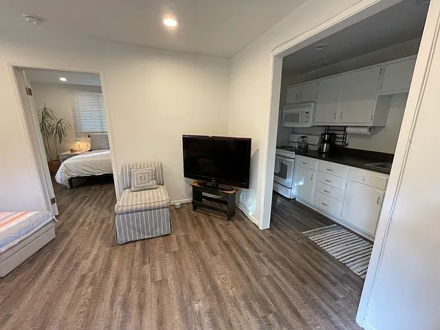 605B W Eucalyptus St #GUEST — Photo 4