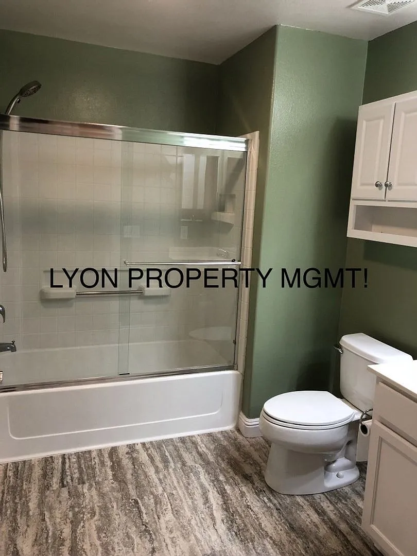 Fabulous condo located in the highly sought after Westlake Villas! — Photo 1