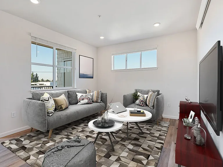 Pacific Valley Apartments — Photo 35