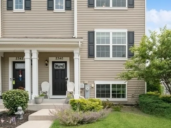 2340 Aurora Dr #2084, Pingree Grove, IL 60140