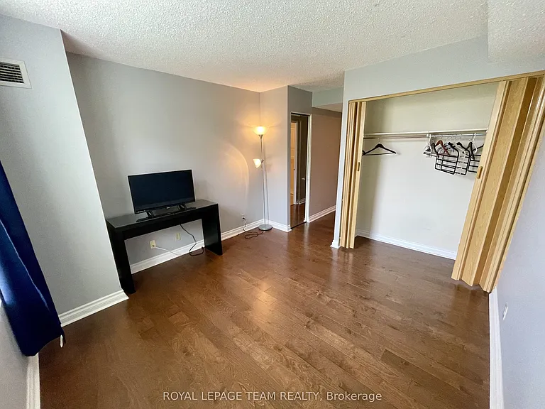 45 Holland Ave #315 — Photo 9
