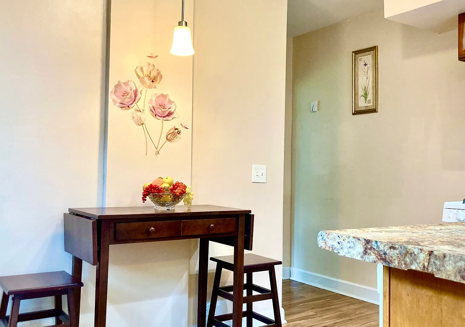 3 bed, 1460 sqft, $2,450 — Photo 3