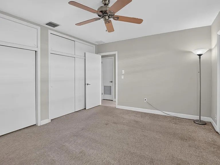 3801 NE 22nd Ter #11 — Photo 3