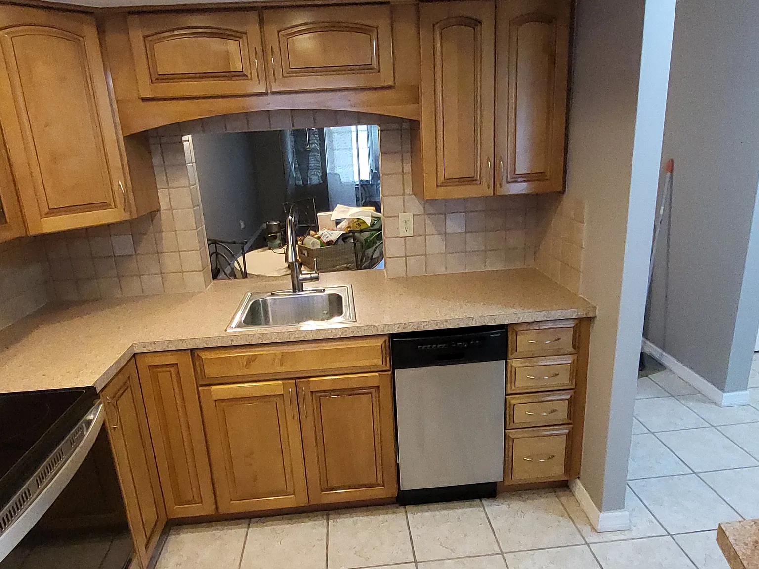 2 bed, 1050 sqft, $1,350 — Photo 2