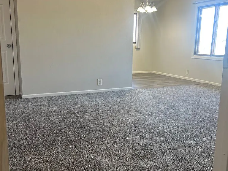 4011 Westover Rd SE — Photo 2