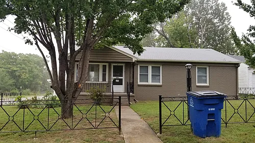 1233 N Phoenix Ave Photo 1