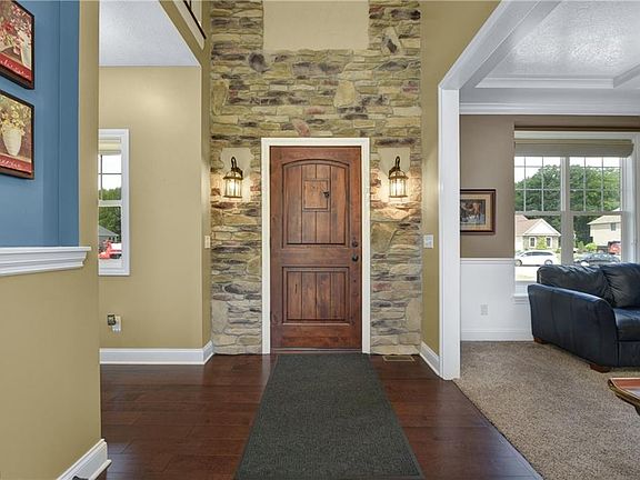 4th image of 9681 Grand Oaks Trl