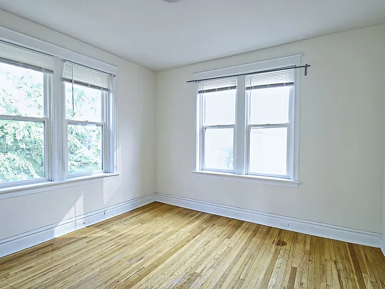 Central West End Apartments — Photo 2